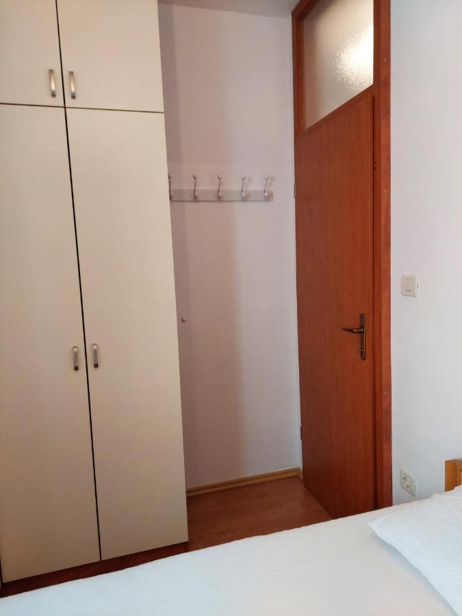 Apartment Eny Baška Voda Exteriör bild